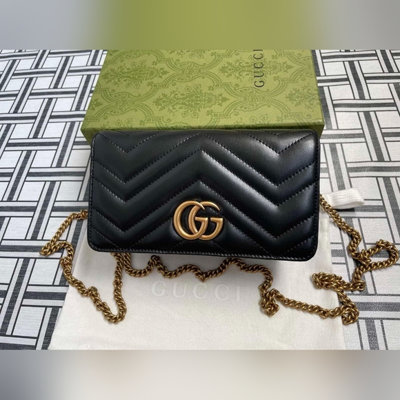 Gucci Marmont GG Black Quilted Shoulder Bag - Picture 2 of 15
